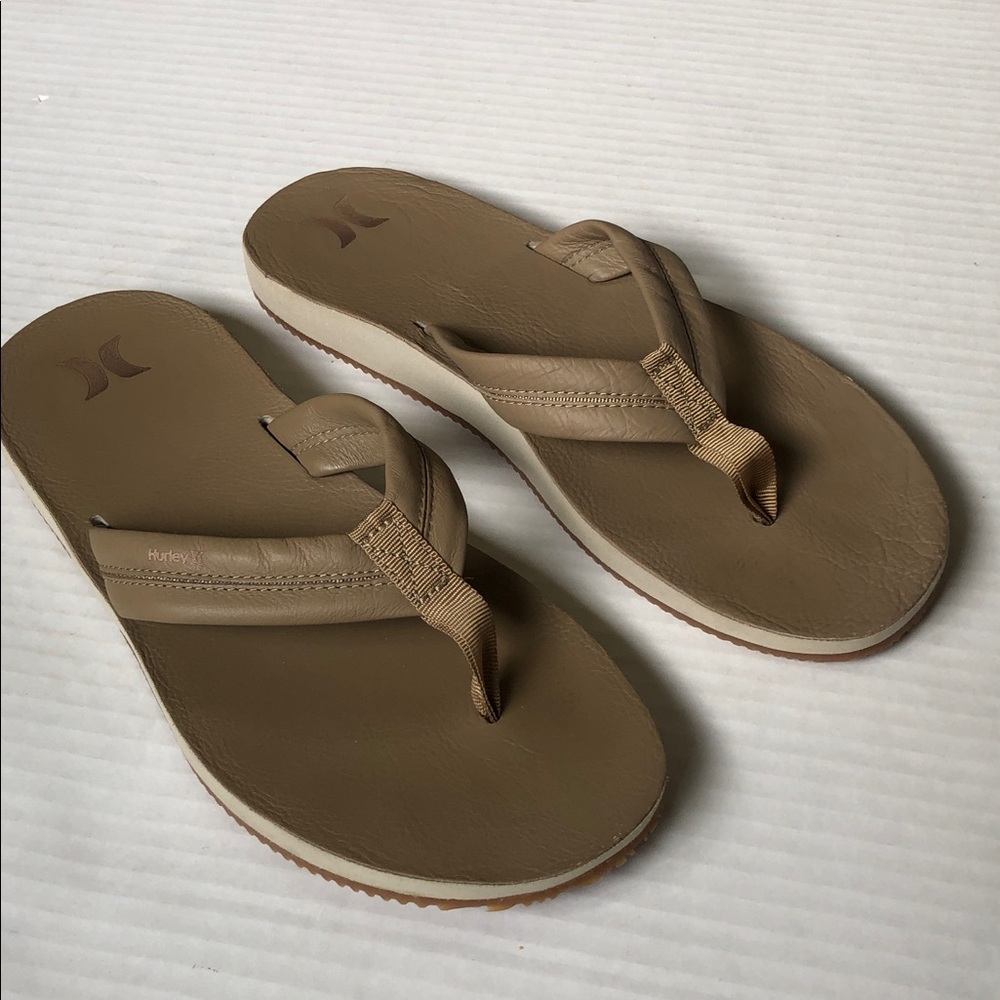 Hurley Lunar Men’s Leather Flipflop Sandals
Size 10.5 Khaki